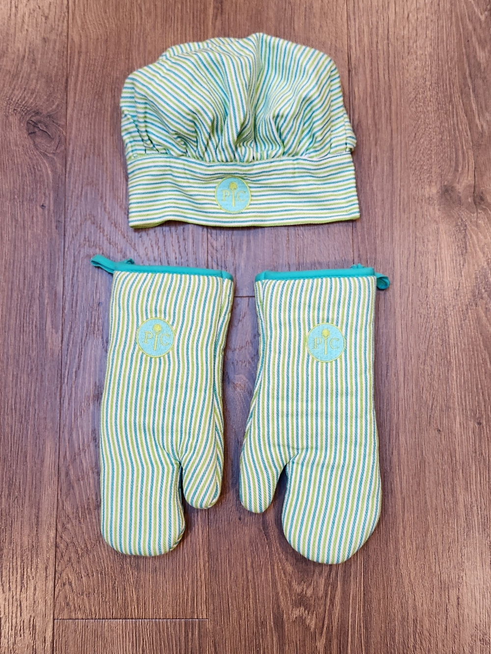 Pampered Chef Kids Club Chef Hat & Oven Mitts Blue Green Stripe Item #101591